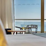 골든 베이 비치