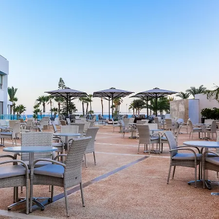 Golden Bay 5* Lárnaca