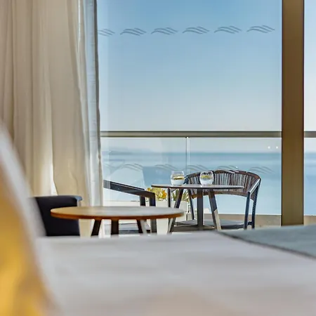 Golden Bay Resort Lárnaca