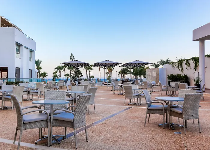 Golden Bay 5* לרנקה