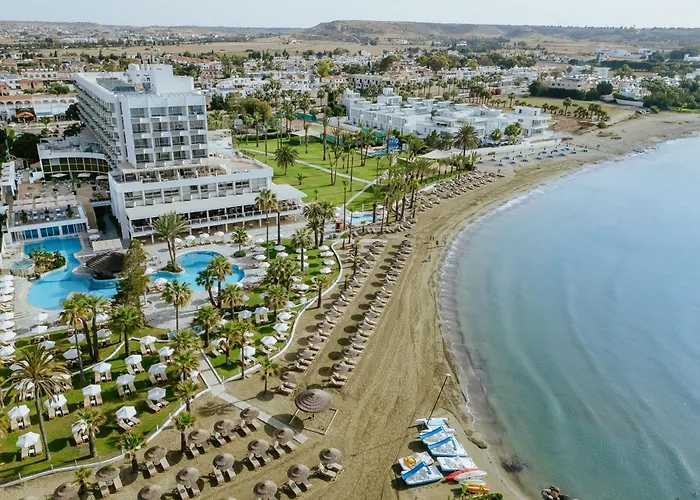 Golden Bay אתר נופש