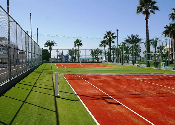 Golden Bay אתר נופש 5*