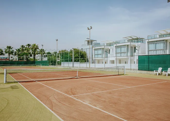 אתר נופש Golden Bay