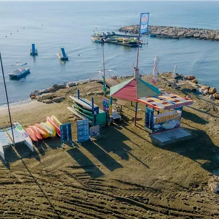 Golden Bay Rezort Larnaca