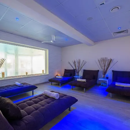 Golden Bay Λάρνακα