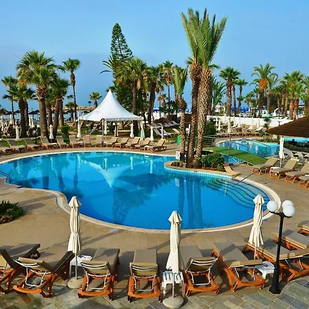 Golden Bay Resort Larnaca