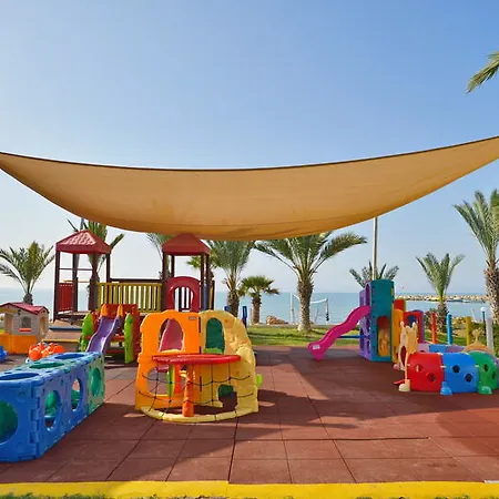 Курортный комплекс Golden Bay 5*