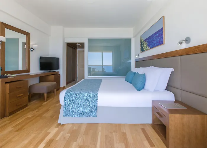 Resort Golden Bay Larnaca