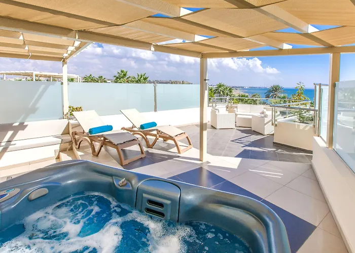 Golden Bay 5* Lárnaca