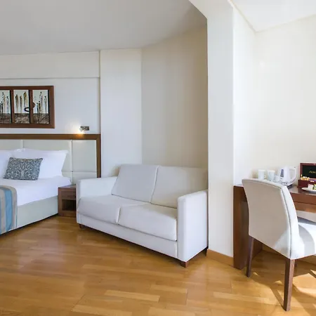 Golden Bay Rezort Larnaca