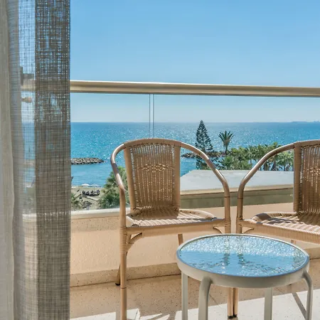 Rezort Golden Bay Larnaca